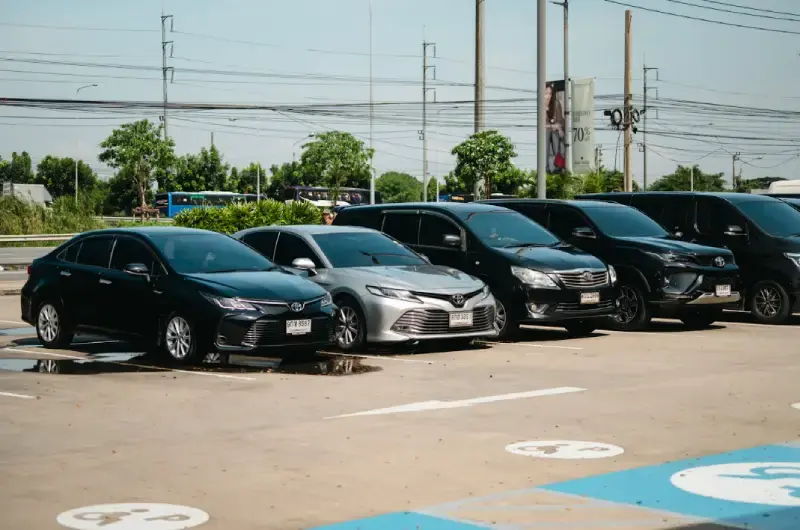 Hire a car with a driver around Phuket and Krabi